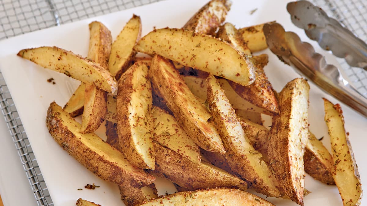 https://www.lifemadedelicious.ca/-/media/GMI/Core-Sites/LMD/legacy/Images/LMD/Recipes/Baked-Potato-Wedges_16x9.jpg